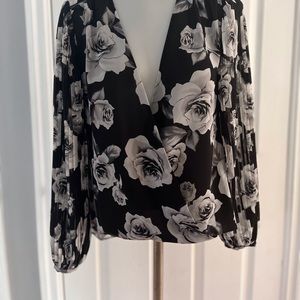 WHBM gorgeous blouse